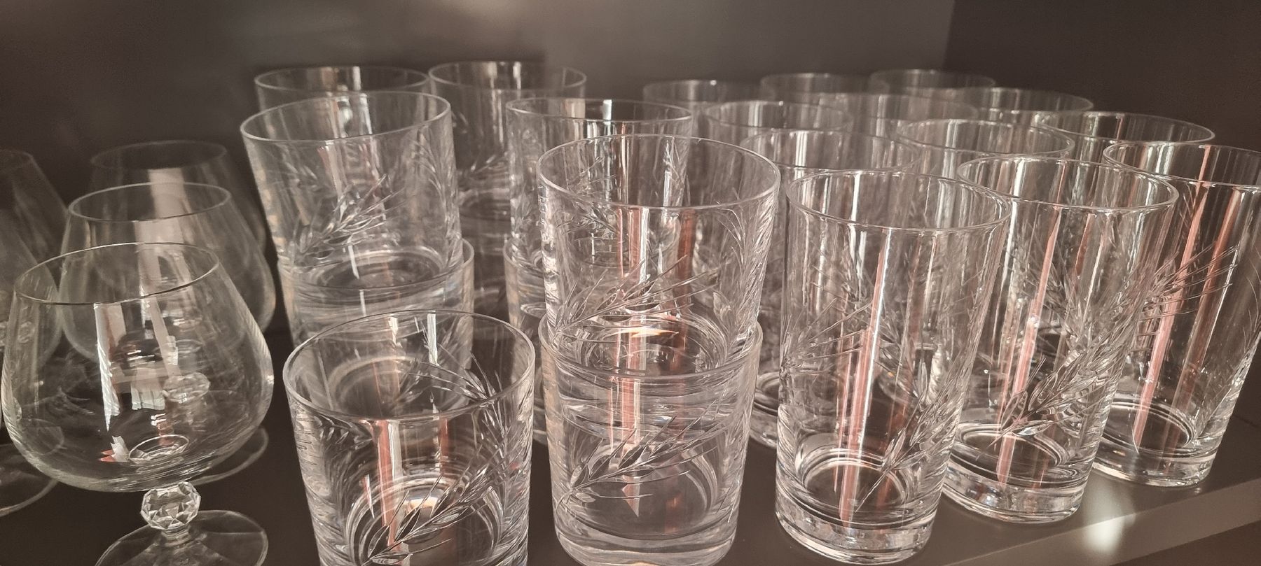 Geschirrsets: Set Gläser und Edelstahl Set – Gebraucht aus Winterthur von Einkaufszentrum 2