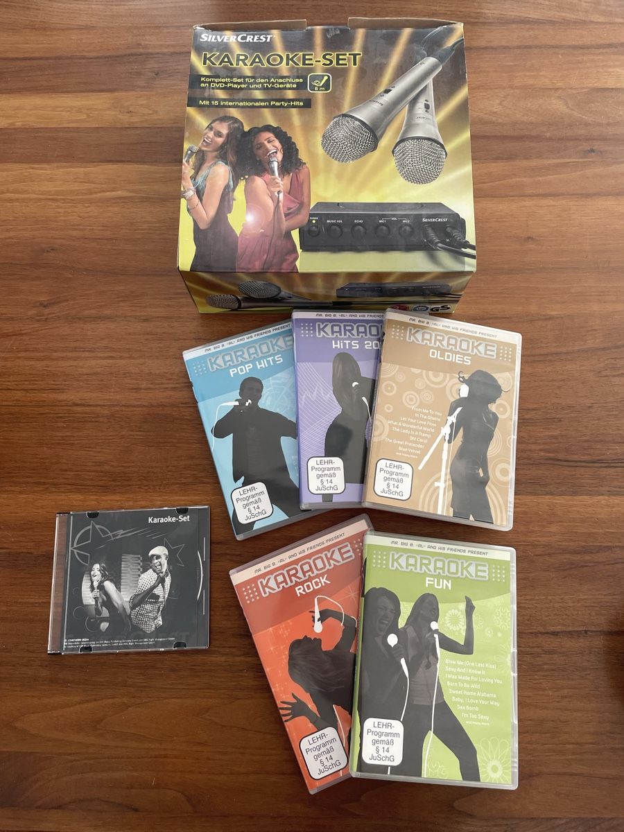 Tutti i DVDs: Karaoke-Set mit DVD‘s – Nuovo (secondo la descrizione) da Weisslingen venduto da HeinzH01