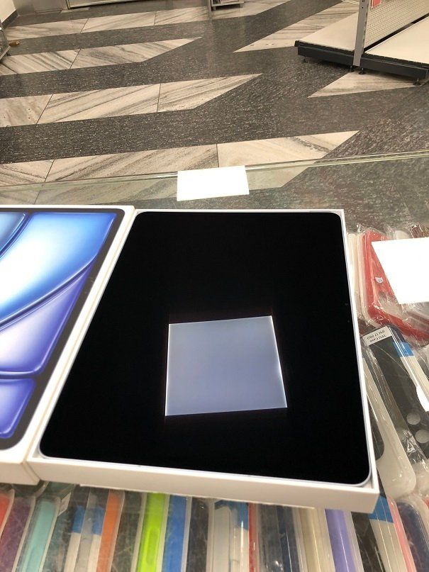 Apple Tablet PC: IPAD AIR 13" M3 256GB 5G WIFI+CELLULAR LADEZYKLEN "7"!!!!!! – Gebraucht aus Zürich von Handymarkt 8