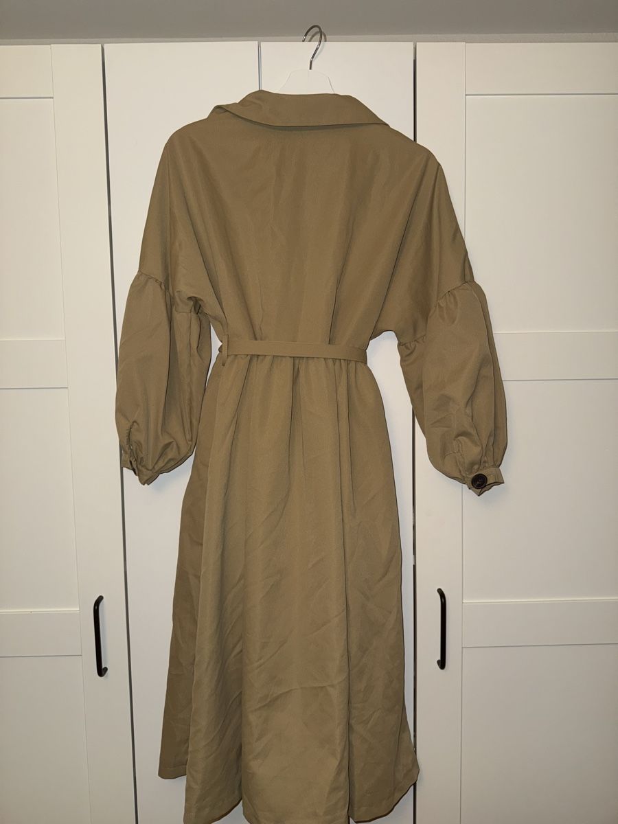 Giacche: Trenchcoat mit Ballonärmeln Grösse S – Usato da Mörschwil venduto da Seegurke18 2