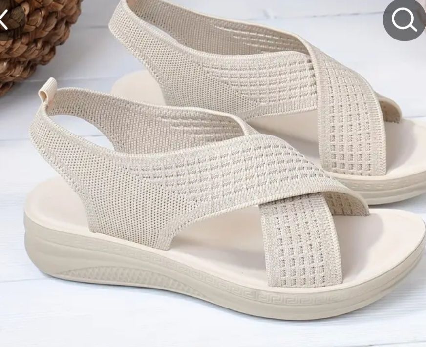Scarpe da donna: Sommer-Sandalen Gr. 40 Beige bequem – Nuovo (secondo la descrizione) da Zufikon venduto da Dysundas