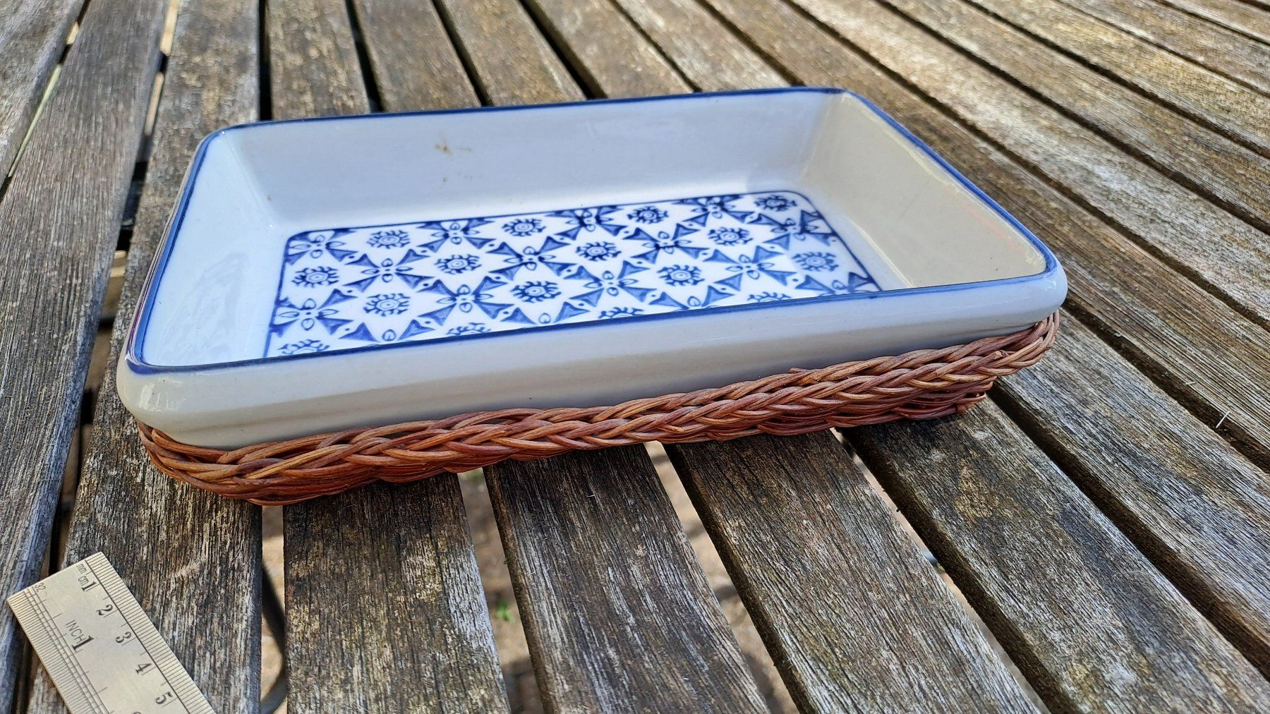 Tutte le decorazioni: Ceramic Bowl in Straw Basket – Usato da Rieden AG venduto da Werkstattlaedeli 4