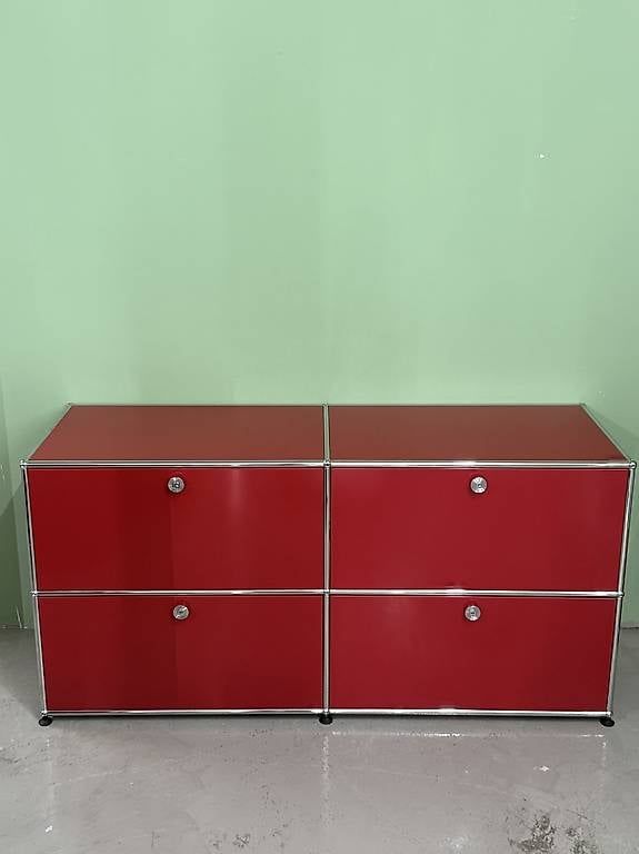 Kommoden: USM Haller Sideboard rubinrot. – Gebraucht aus Glattbrugg von q-aderdesign
