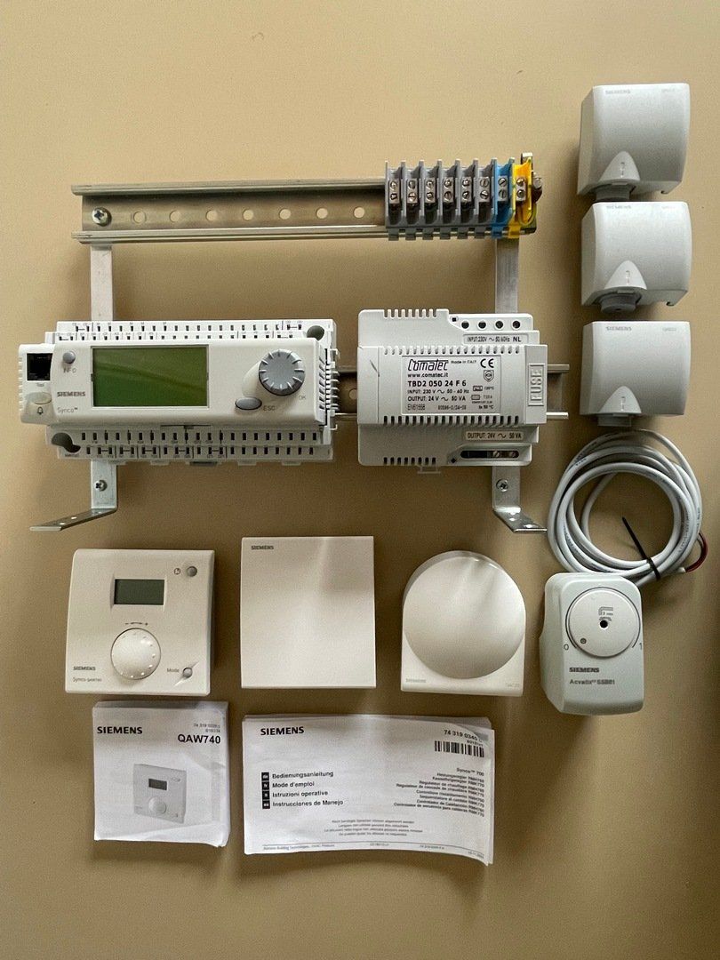 Siemens Radiatori: Régulateur de chauffage Siemens  Synco RMH760 complet – Usato da Tramelan venduto da JeanChris70