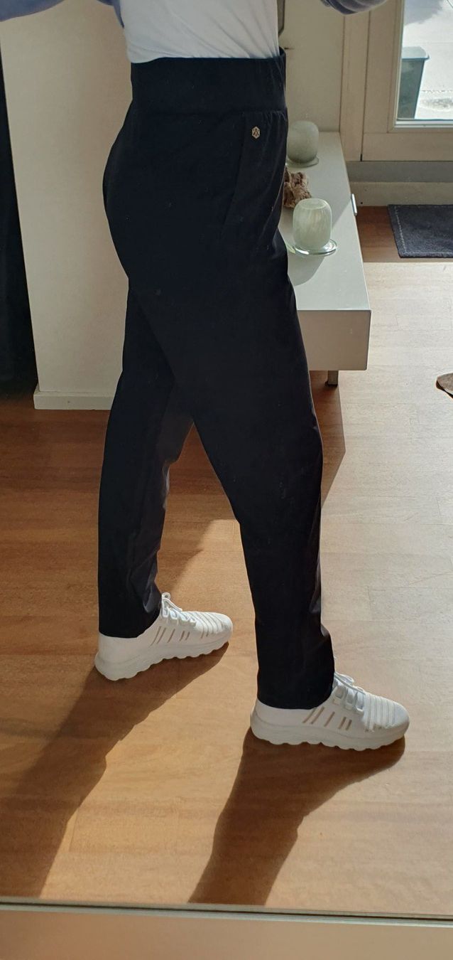 Ina Kess Pantaloni: Hose Ina Kess Grösse 32/34 – Usato da Stansstad venduto da InStyle8 8