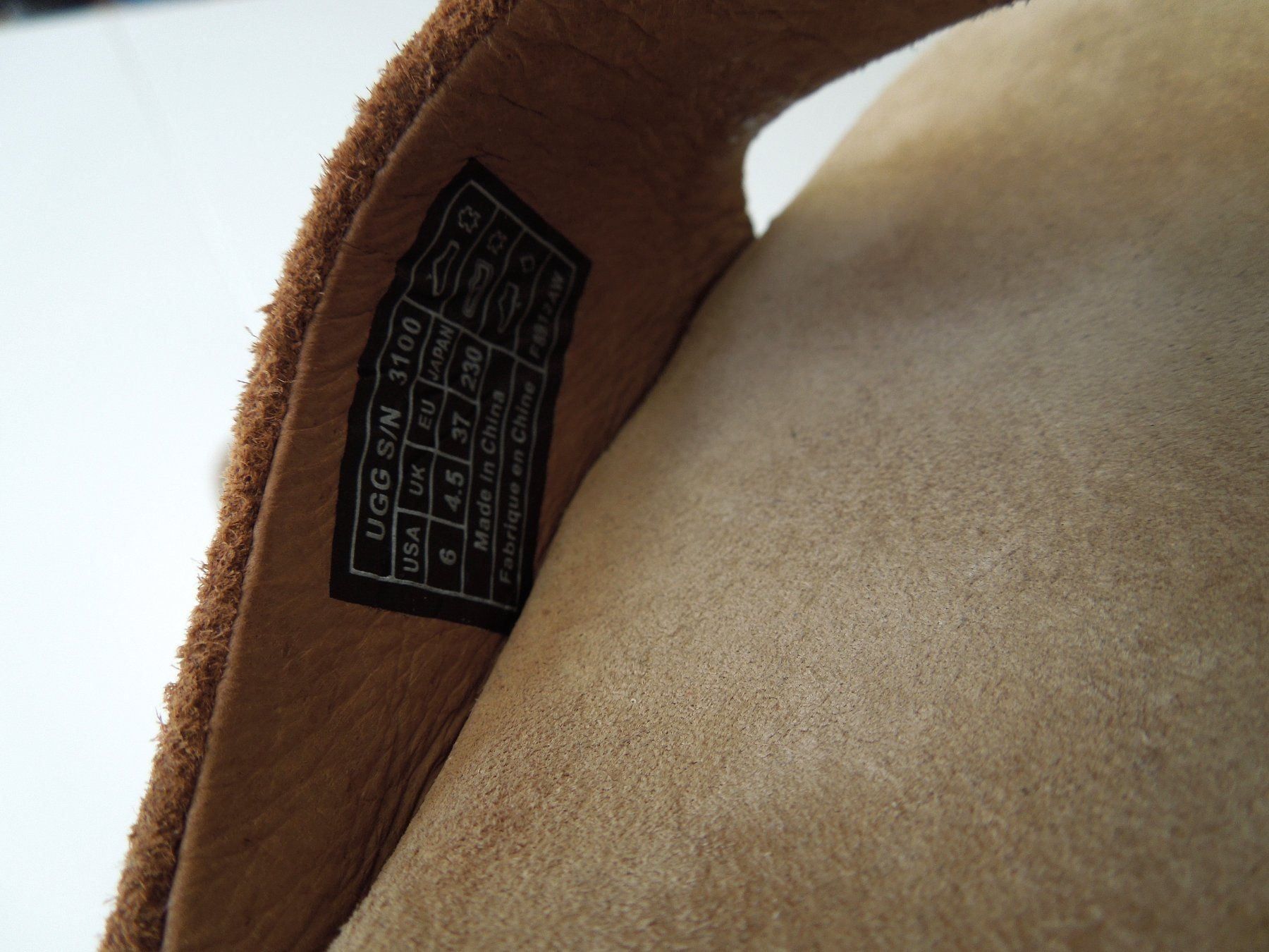 Ugg Damenschuhe: UGG Sandalen Mule Grösse 37 NEU – Neu (gemäss Beschreibung) aus Meiringen von luanik 4