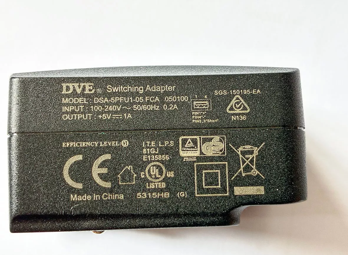 Caricabatterie: DVE USB Lader / Adapter – Usato da Bern venduto da Maccalvin 4