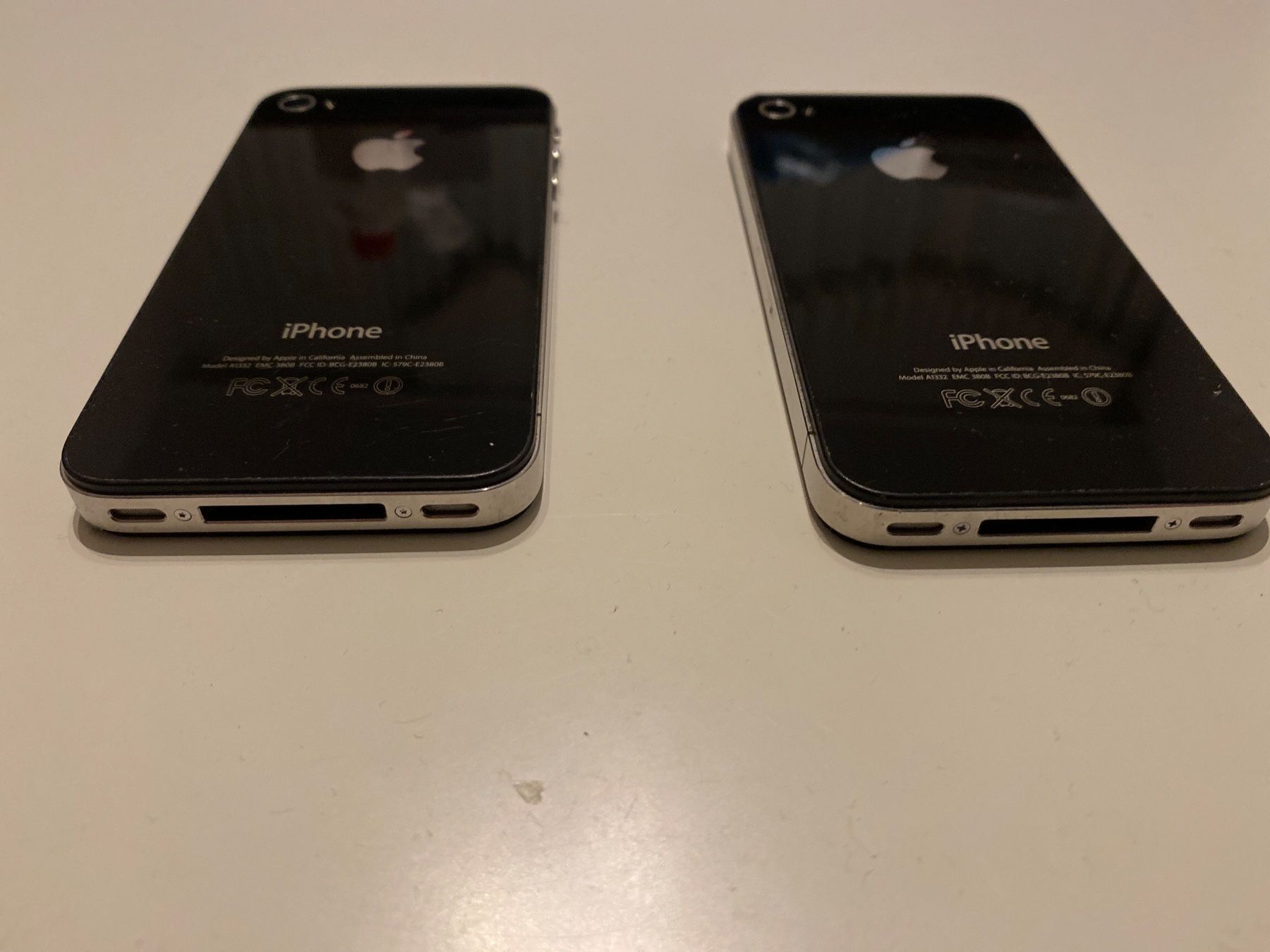 Apple Portables: 2 x Iphone 4 – D'occasion à Kriens par saleworld 2