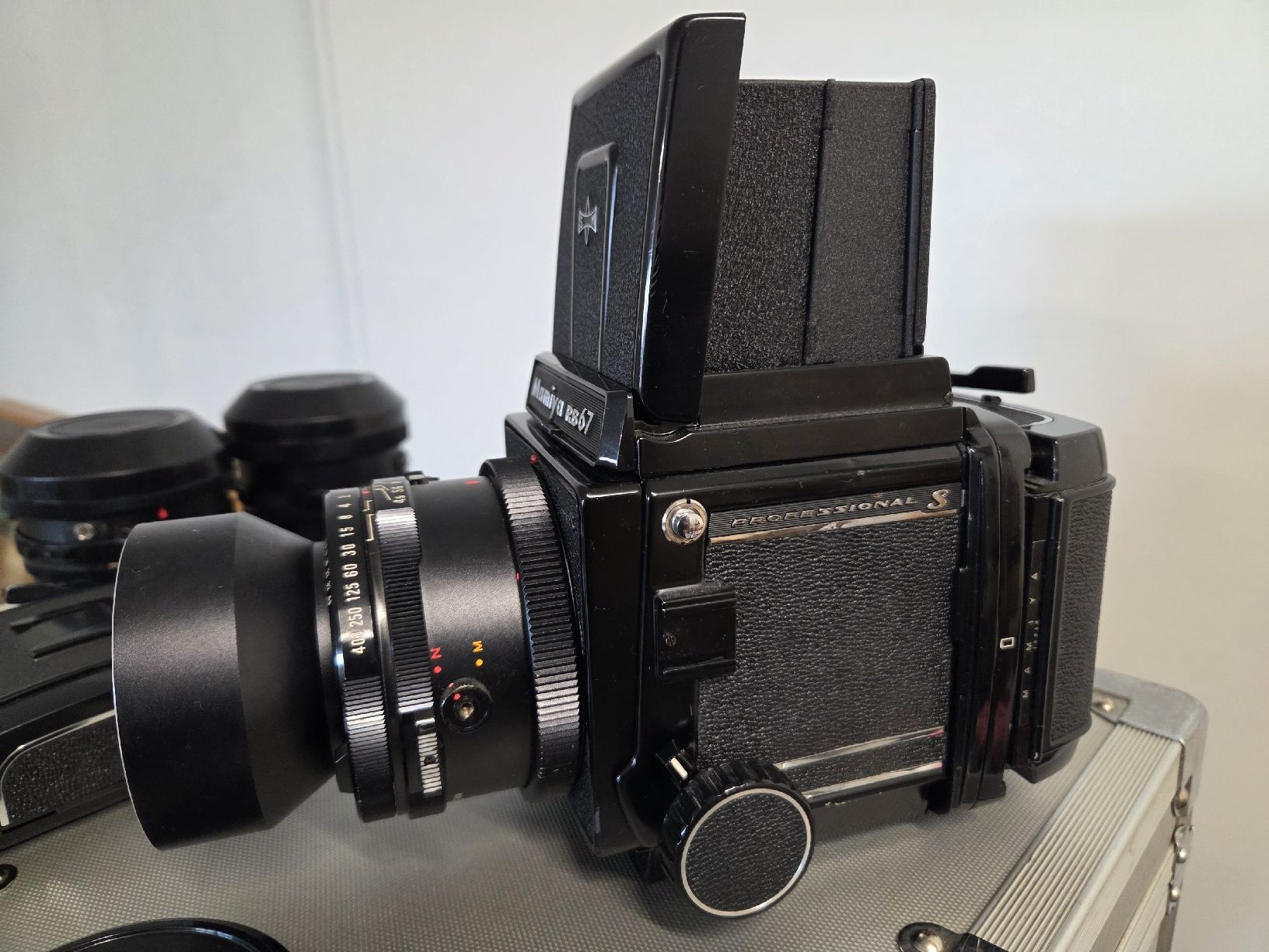 Mamiya Fotocamera: Mamiya RB67 Pro S Mittelformatkamera mit Objektiven  – Usato da Dietikon venduto da Allegra34 4