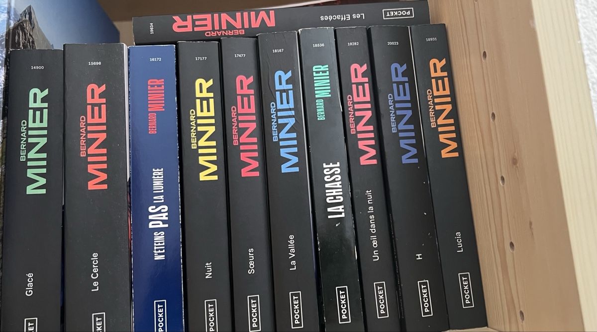 Libri: Collection Bernard Minier: Suspense et Frissons Garantis! – Nuovo (secondo la descrizione) da Evolène venduto da Phoenix666
