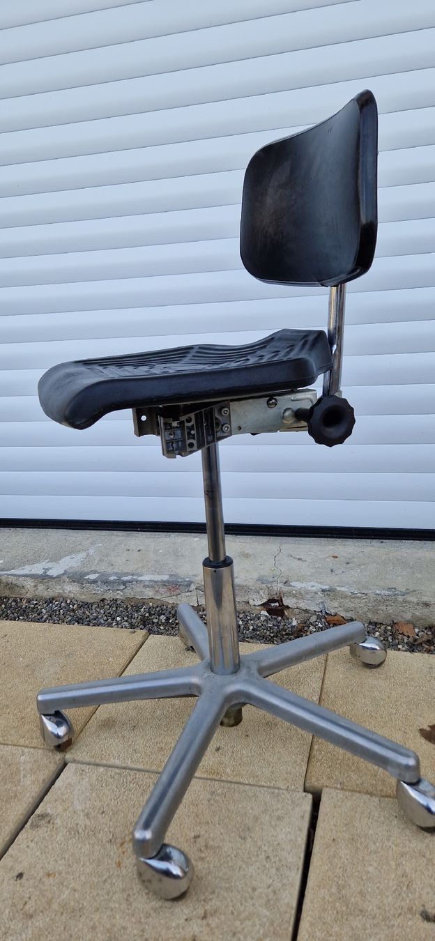 Banchi da lavoro: Chaise d'atelier professionnelle réglable – Usato da St. Ursen venduto da cpi23 2