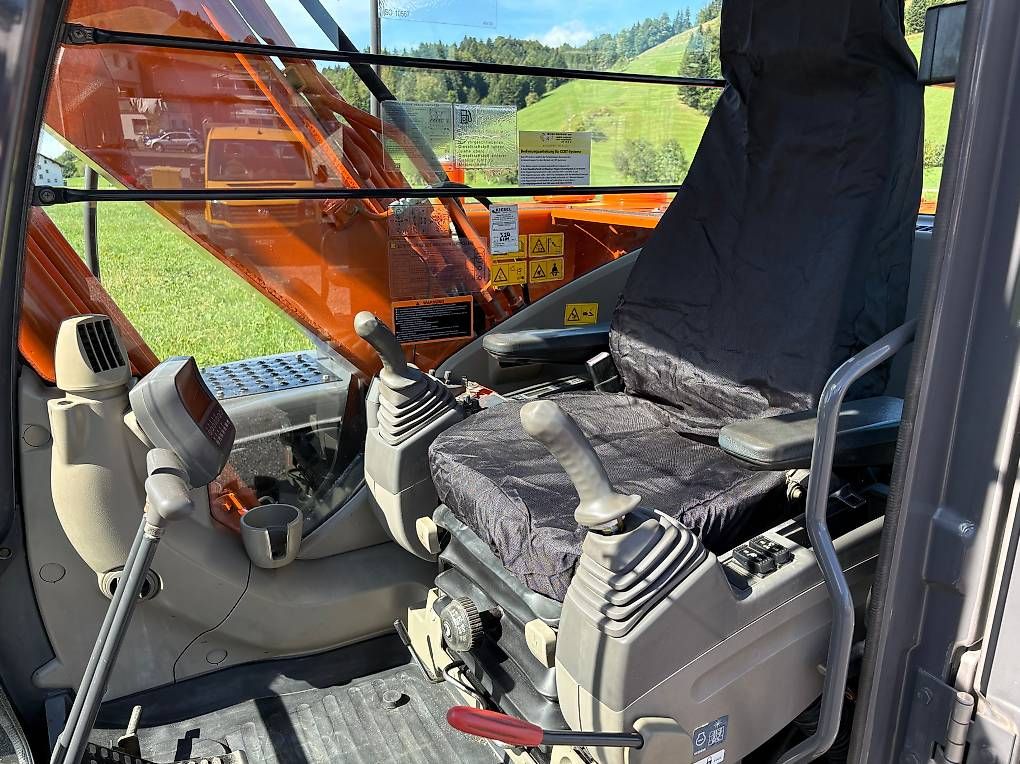 Excavateurs: Hitachi ZX160 Bagger – D'occasion à Rothenthurm par FHS6418 5