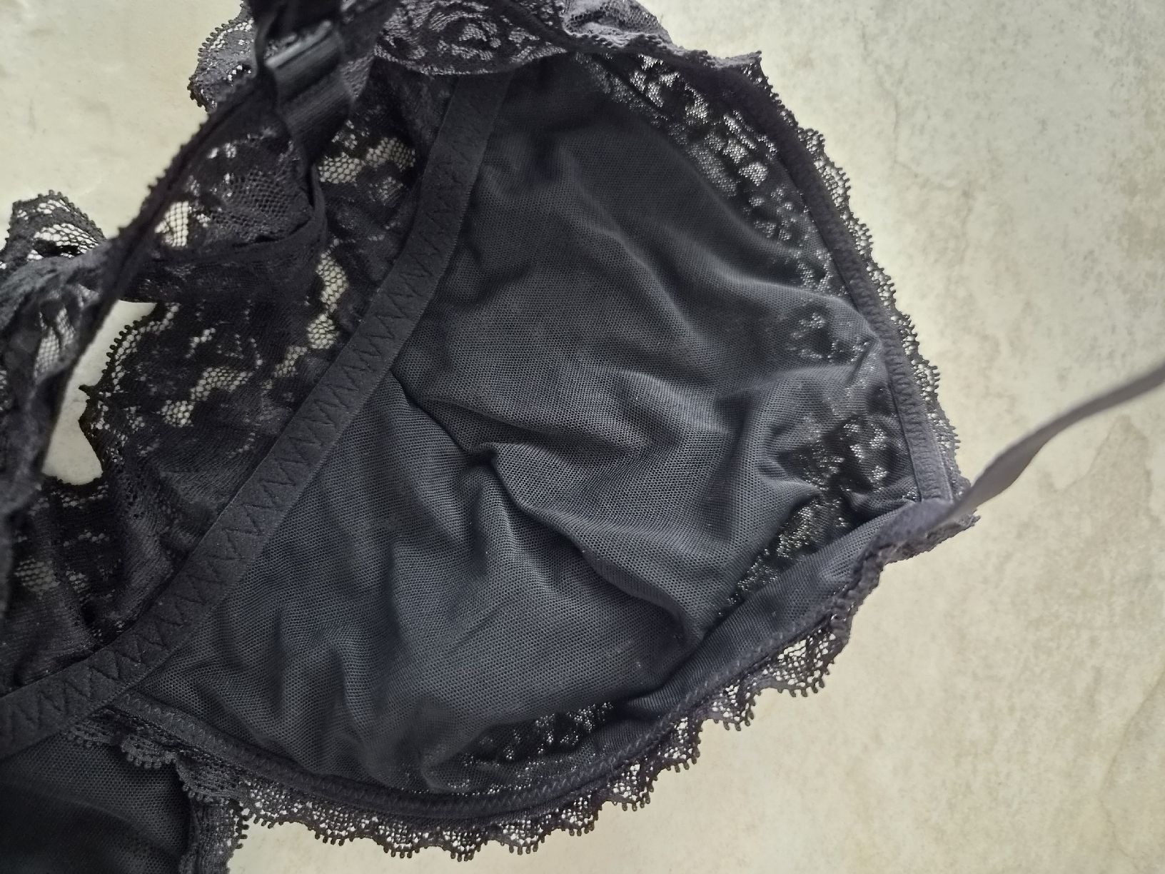 Altra biancheria intima: Bralette in Spitze / Schwarz / Grösse L – Usato da Niederrohrdorf venduto da Miripfiri 3