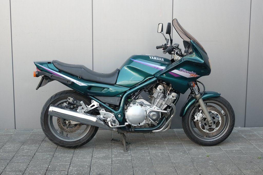 Yamaha Touring: Yamaha XJ900 – Usato da Sargans venduto da pirelli146
