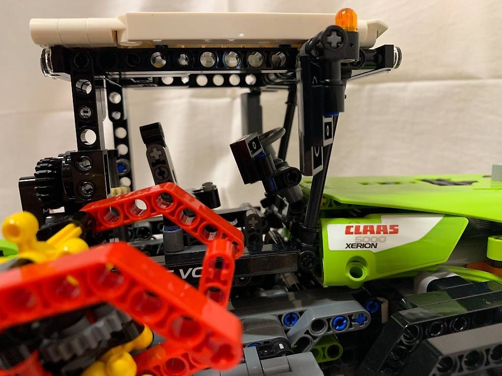 Lego Baukästen: CLAAS XERION 5000 TRAC VC Lego Technic – Gebraucht aus Meikirch von meineangebote