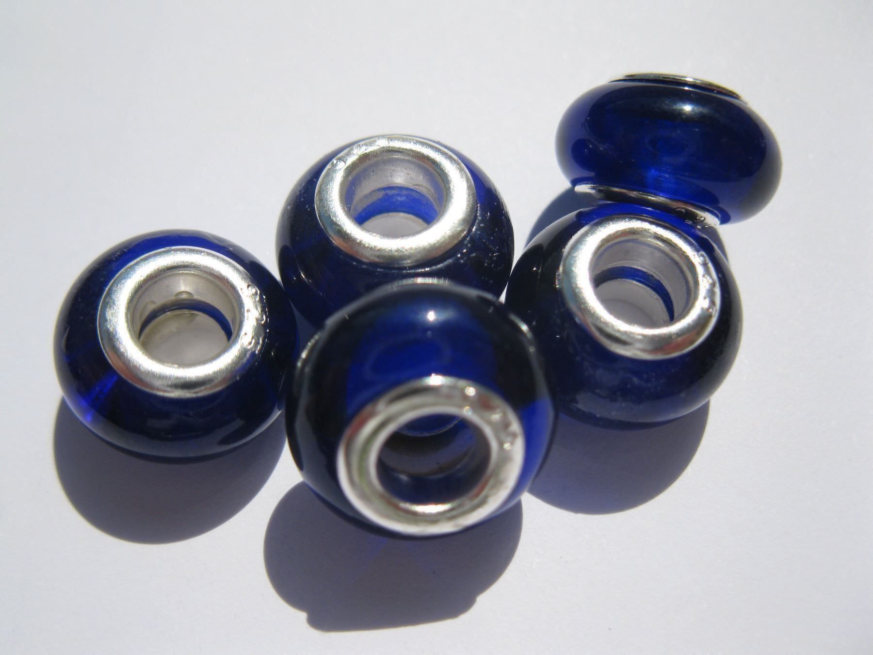 Perle (finte): 4 Grosslochperlen, Glas Beads dunkelblau 13mm – Nuovo e nell'imballaggio originale da St. Margarethen TG venduto da LuanaKa 1