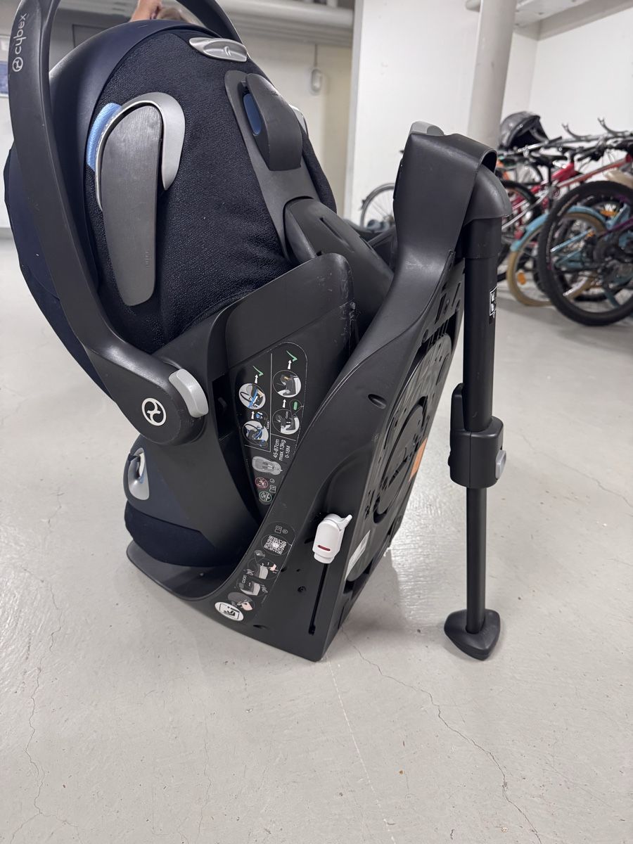 Cybex Seggiolini per auto: Cybex Cloud Z i-Size Babyschale mit Base Isofix – Usato da Zürich venduto da ber_bqk5 4