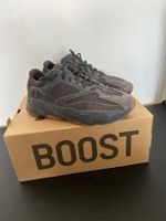 adidas Yeezy Boost 700 "Utility Black"