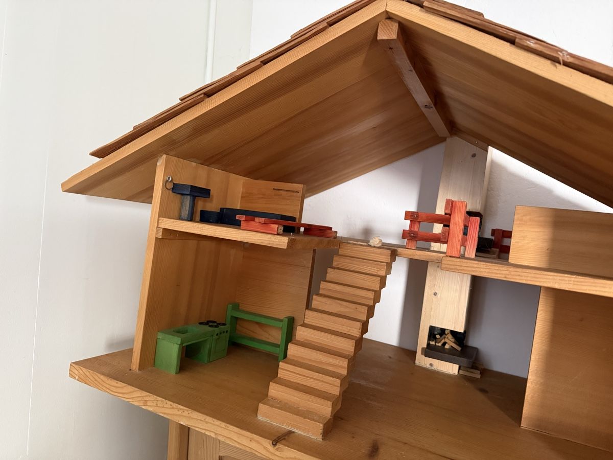 Maisons & Meubles de poupées: Grosses Puppenhaus – D'occasion à Lungern par Blauhausfrau 2