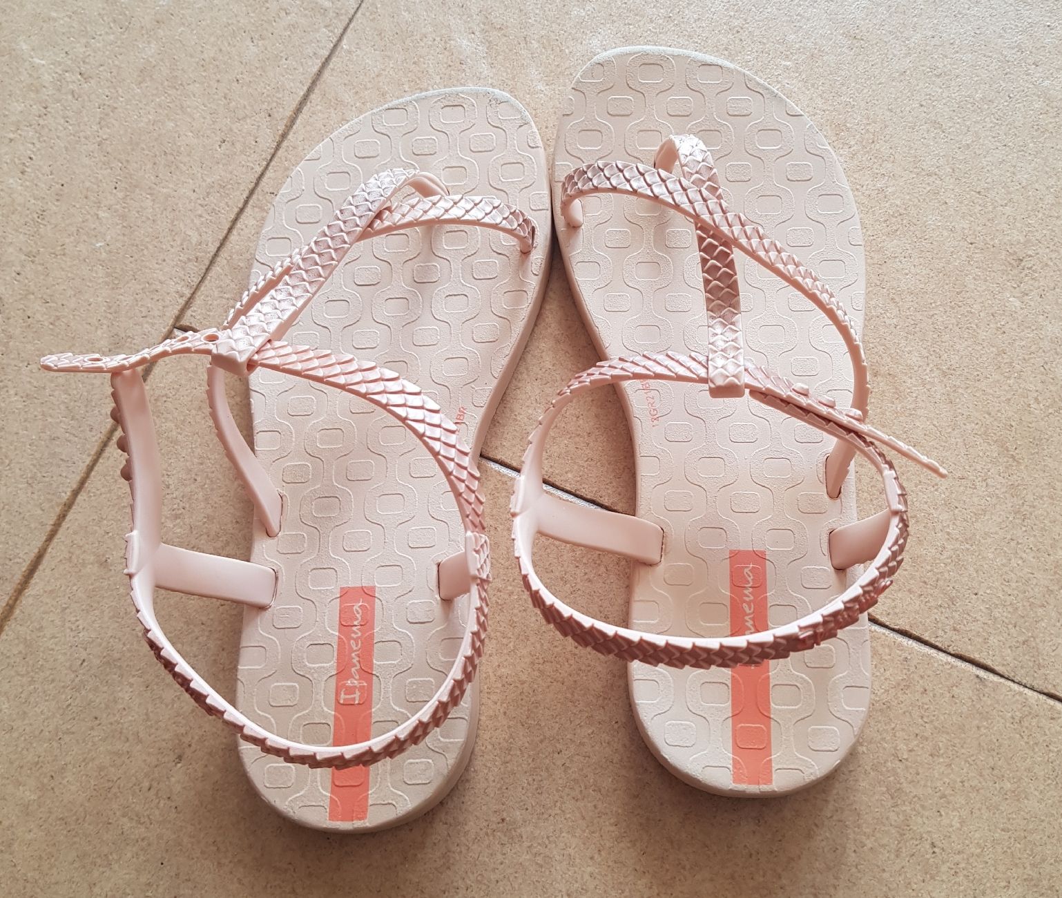 Ipanema Scarpe per ragazze: Sandaletten Ipanema Mädchen Grösse 32 – Usato da Thun venduto da lede 1