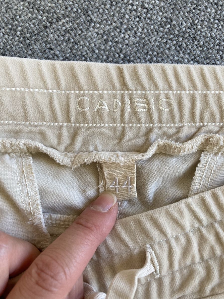 Cambio Pantaloni: Damenhose Cambio beige Samt 44 – Usato da Zürich venduto da Maki333 3