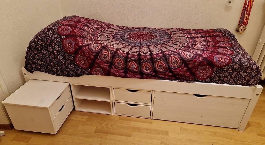 Betten: Bett 90x200cm mit Matraze – Gebraucht aus Rüti ZH von Jebe79