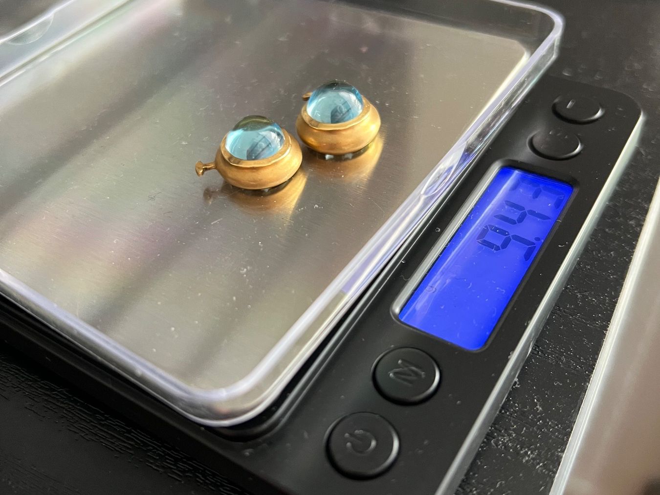 Ciondoli: 2 Einhänger 750 er gelbgold mit hellblauem Glas – Nuovo (secondo la descrizione) da Root venduto da My.Immobilia 1