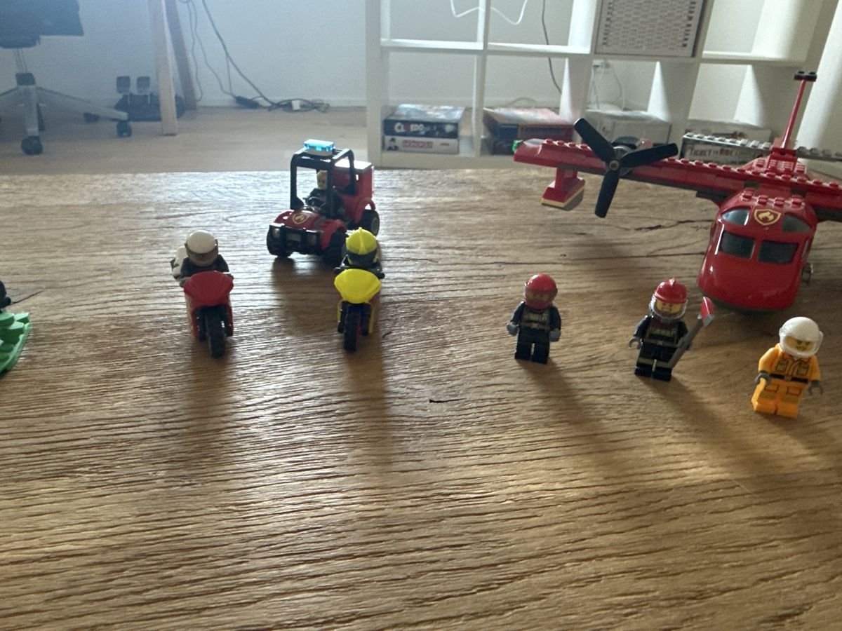 Lego Kit di costruzioni: Avion pompier Lego City 60248 – Nuovo (secondo la descrizione) da Echichens venduto da igr_6djz 2