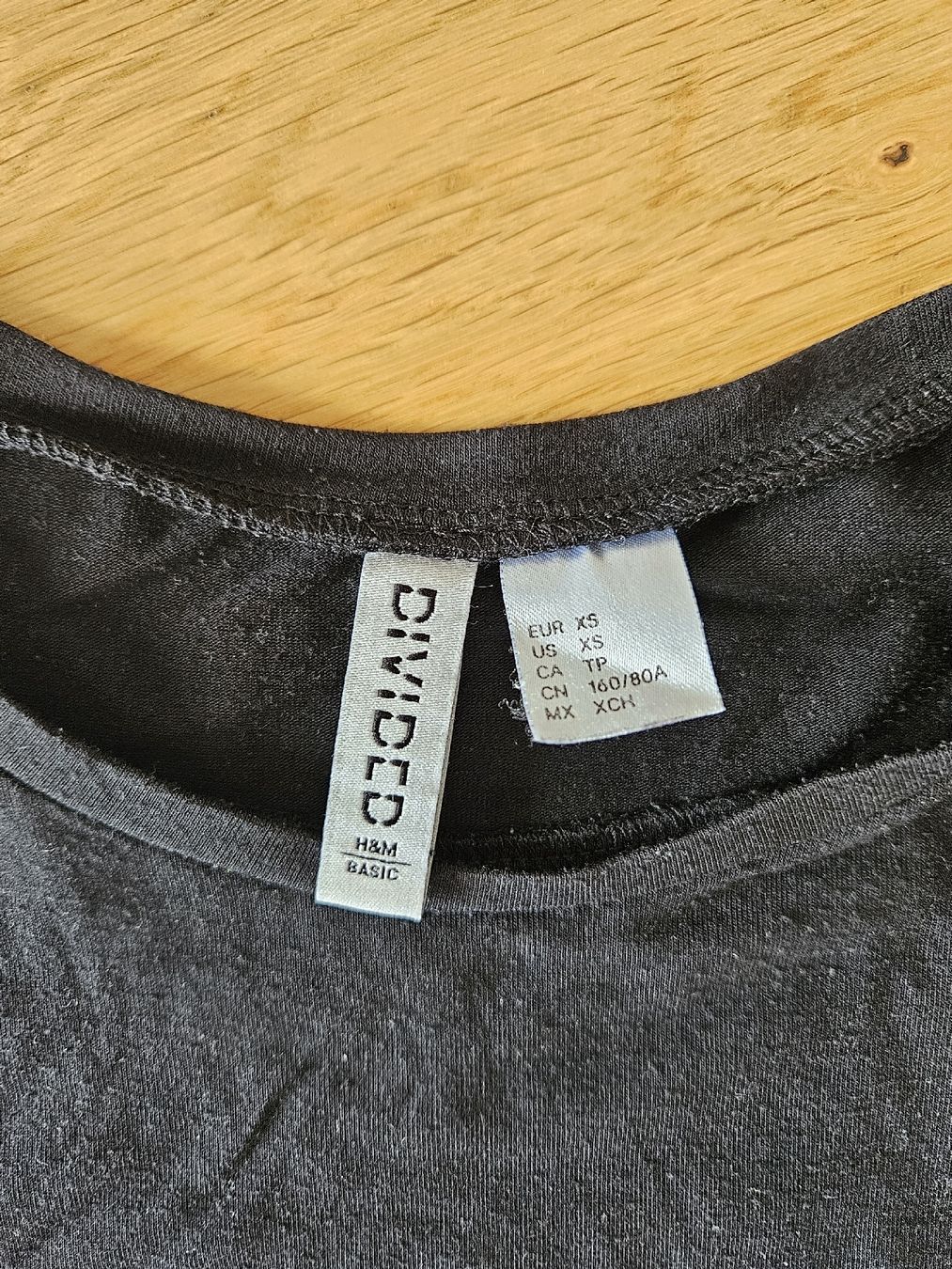 H&M T-shirt: Schwarzes Langarmshirt von H&M, Grösse XS - Basic Teil! – Usato da Abtwil AG venduto da Ayline.a8 1
