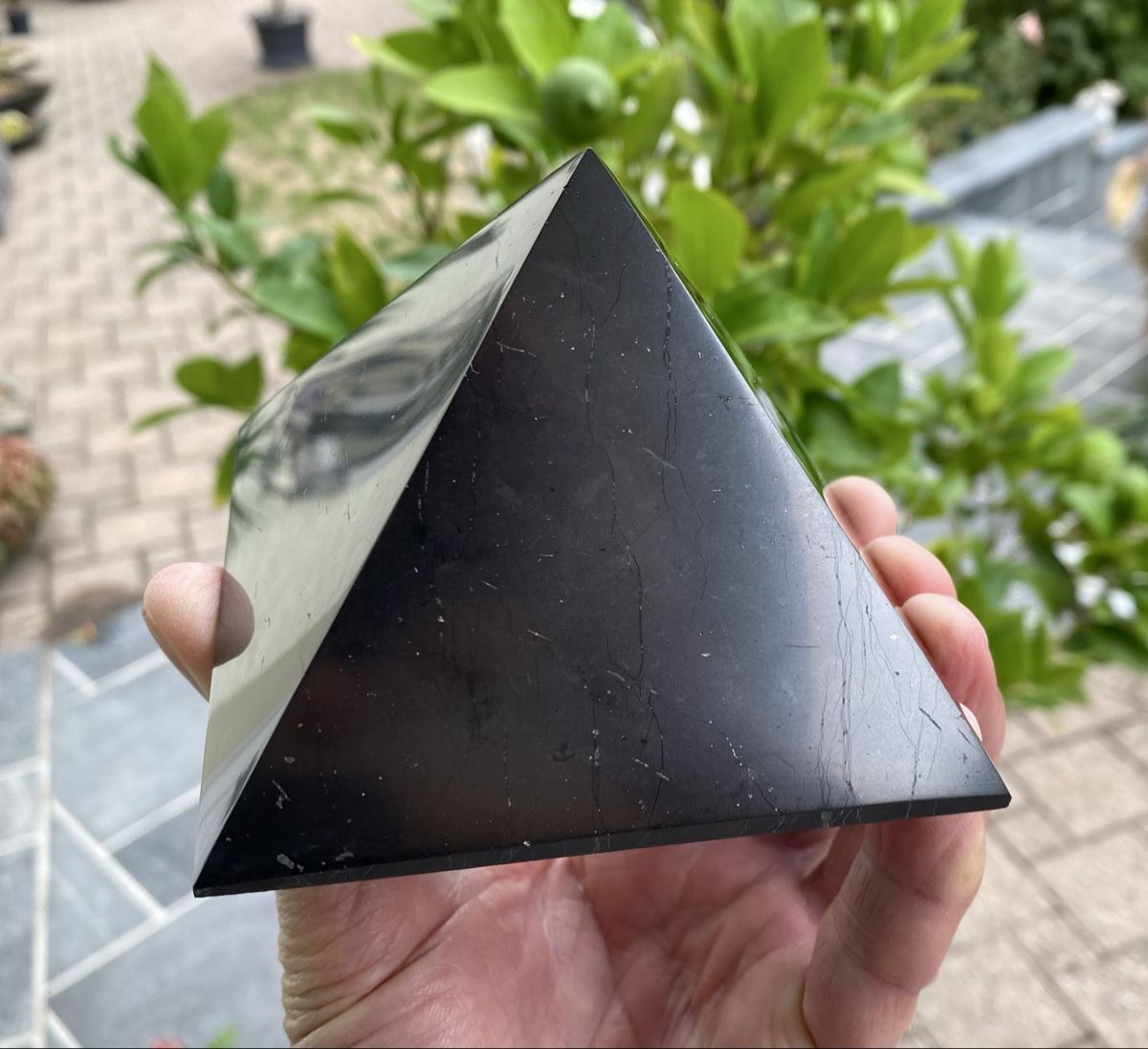 Minerali & Pietre curative: Top grosse Schungit Pyramide 100mm – Usato da Selzach venduto da 321compac 1
