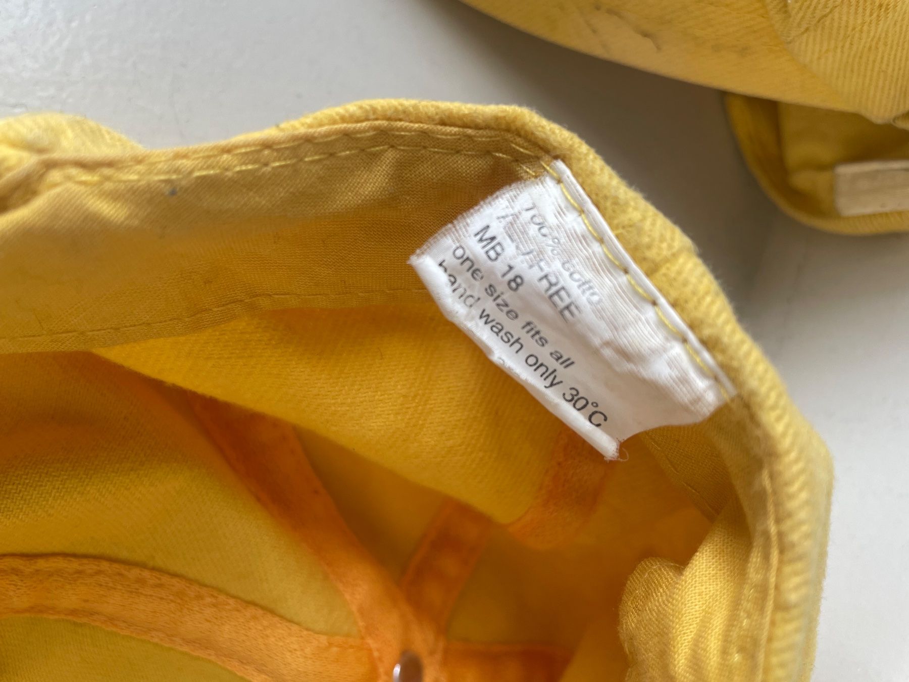 Copricapi, berretti & cappellini: Cappellino Hut DHL – Usato da Minusio venduto da Pink222 1