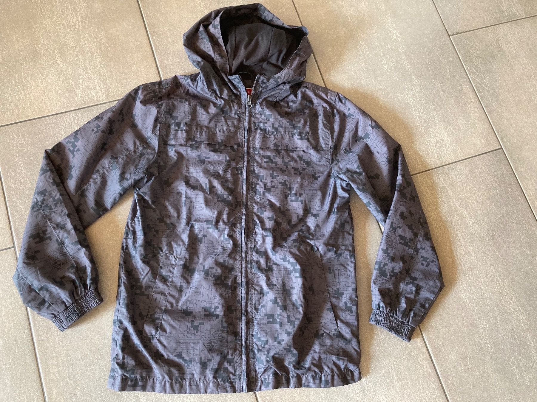 C&A Giacche & Cappotti: Windjacke mit Innenfutter Gr. 152; C&A – Usato da Mosnang venduto da Kusli09