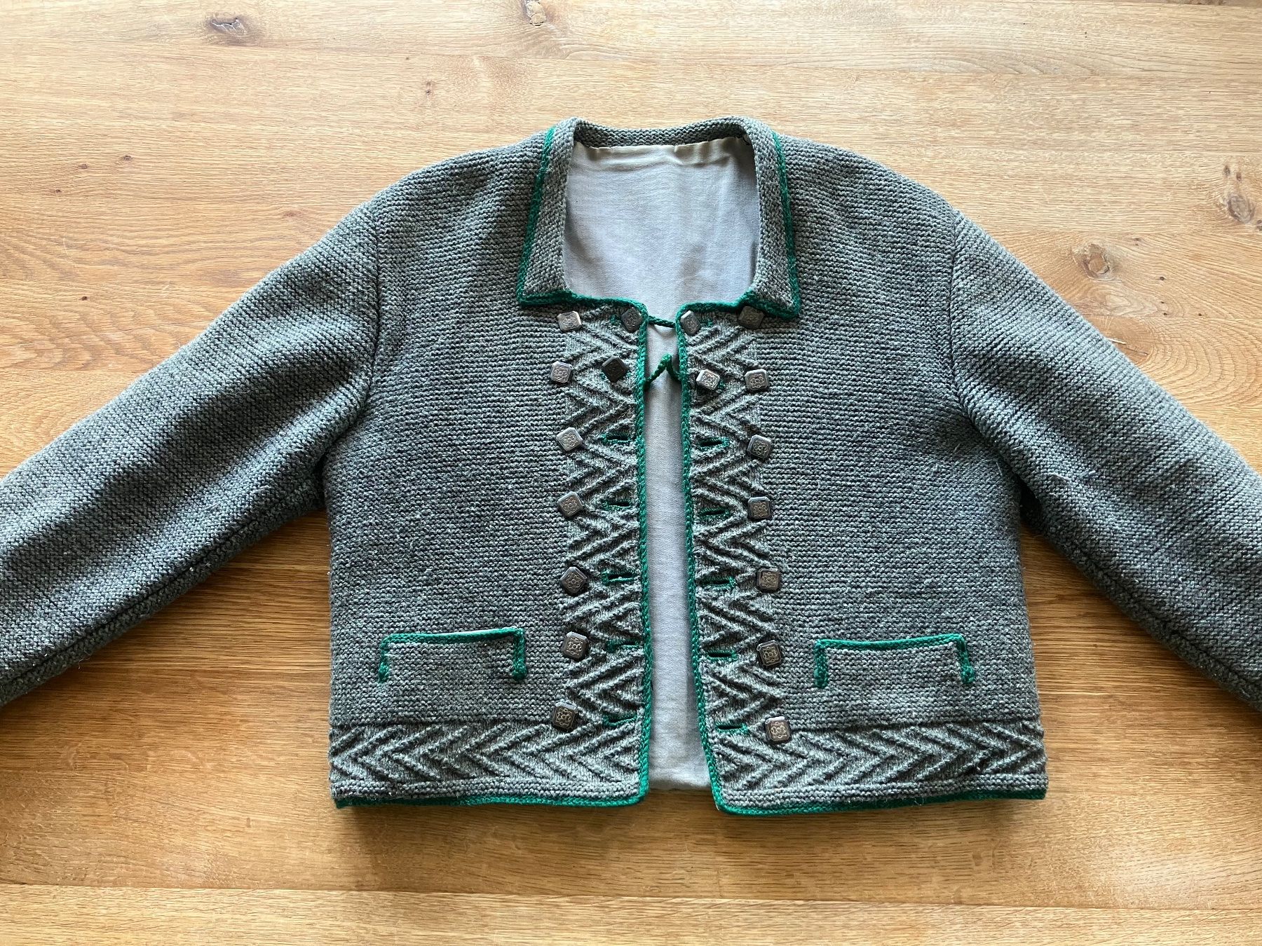 Pullover & Sweatshirts: Toggenburger Tracht Strickjacke Silberknöpfe – Gebraucht aus Waldstatt von breitaxt