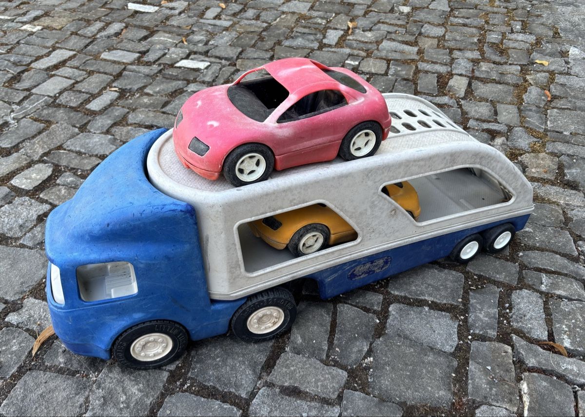 Giocattoli: Autotransporter Spielzeug mit 2 Autos – Usato da Hinwil venduto da TomTom036 1