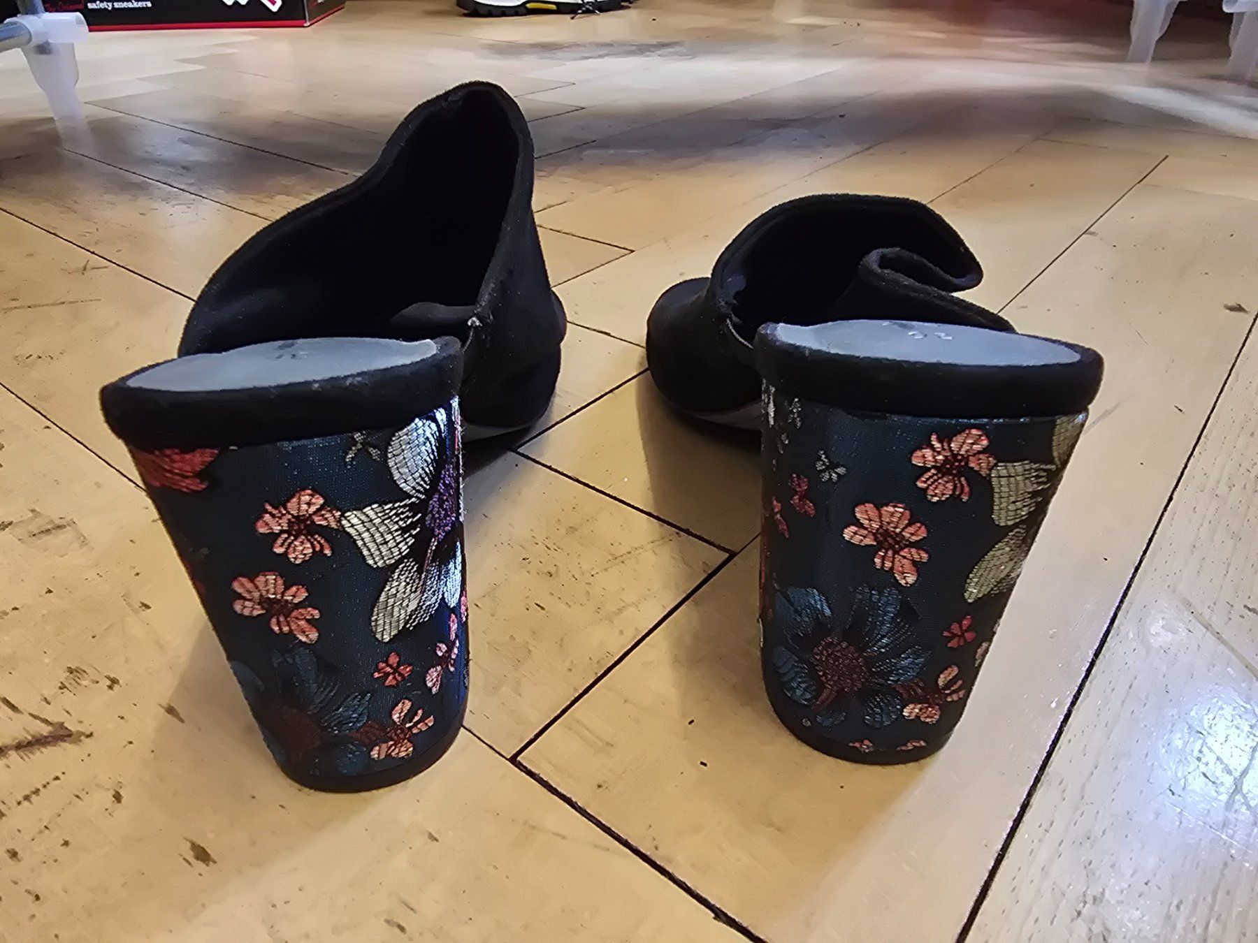 Tamaris Damenschuhe: Tamaris Sandalen Grösse 36 – Gebraucht aus Schönenwerd von Chez_Mimi 4