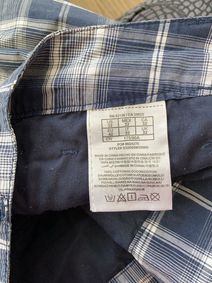 Guess Pantaloni: Guess Shorts Grösse 42 – Usato da Lachen/SZ venduto da Flower2 4