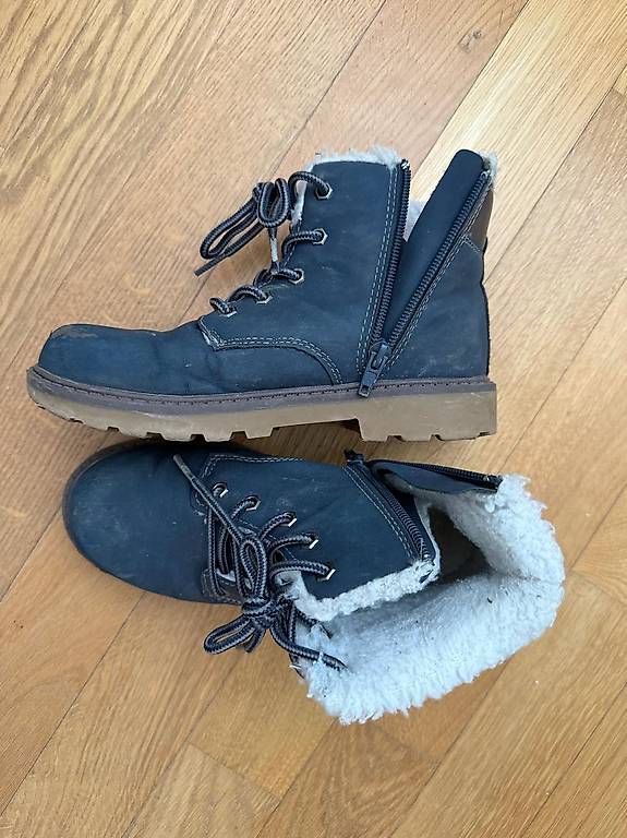 Scarpe per ragazzi: Warme Winterstiefel Gr. 34 – Usato da Schwerzenbach venduto da Ischani
