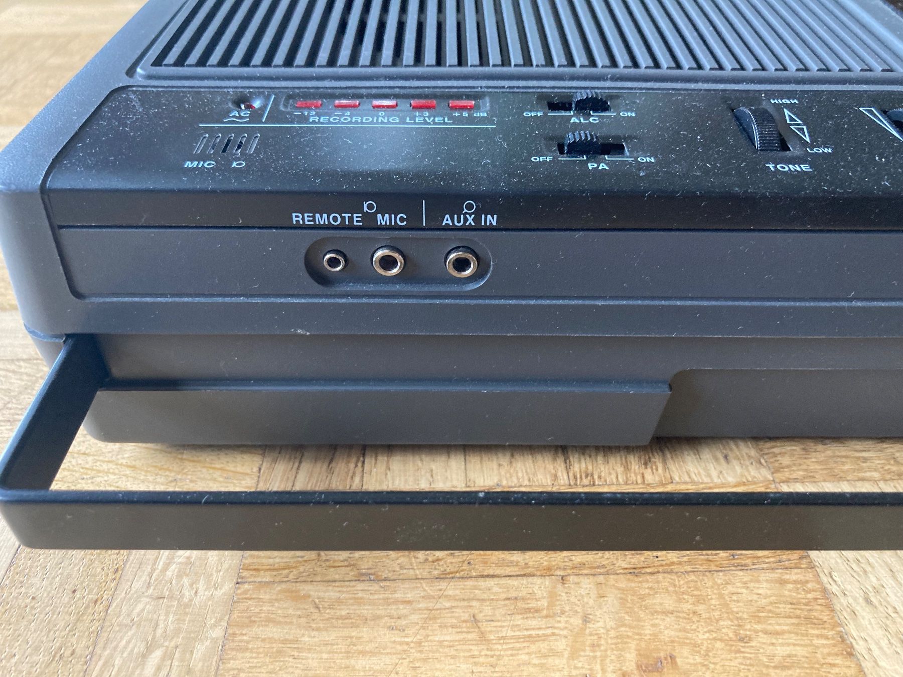 Aufnahmegeräte: Eiki Cassette Tape Rekorder M5090 – Defekt aus Haldenstein von  3