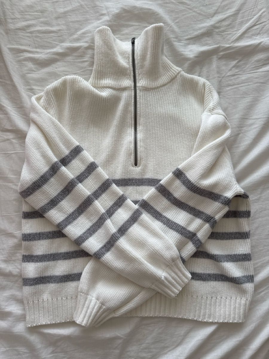 Hollister Lots de vêtements: Pullover Hollister weiss/grau gestreift – D'occasion à Lyss par Robotix