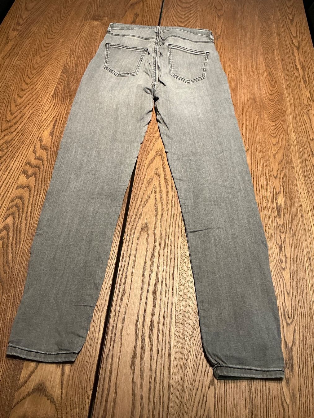 Jeans: Jeans grau Highwaist – Usato da Würenlos venduto da Chicca2004 3