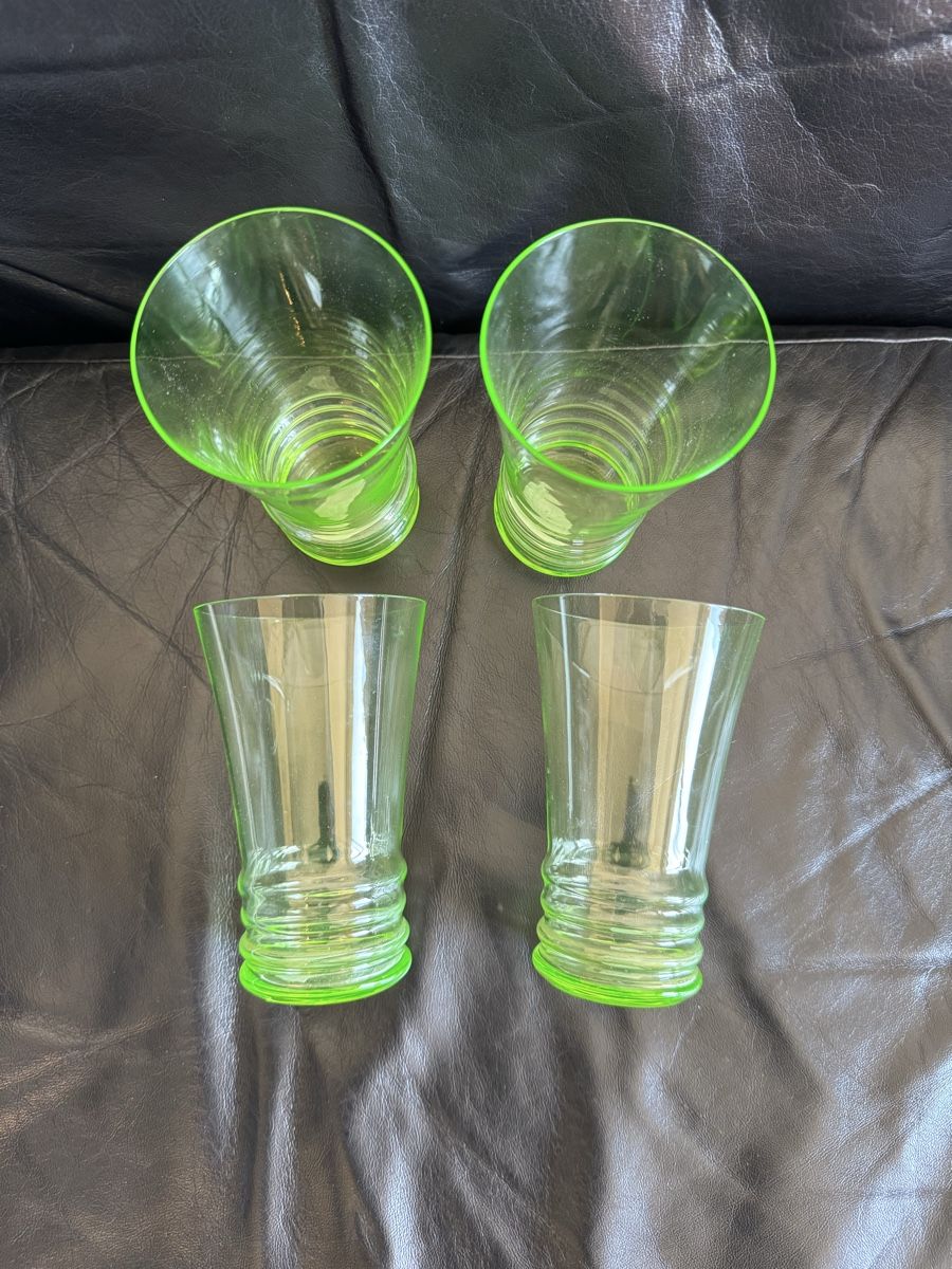 Verres: Uranglas Gläser – D'occasion à St. Gallen par J00rdin