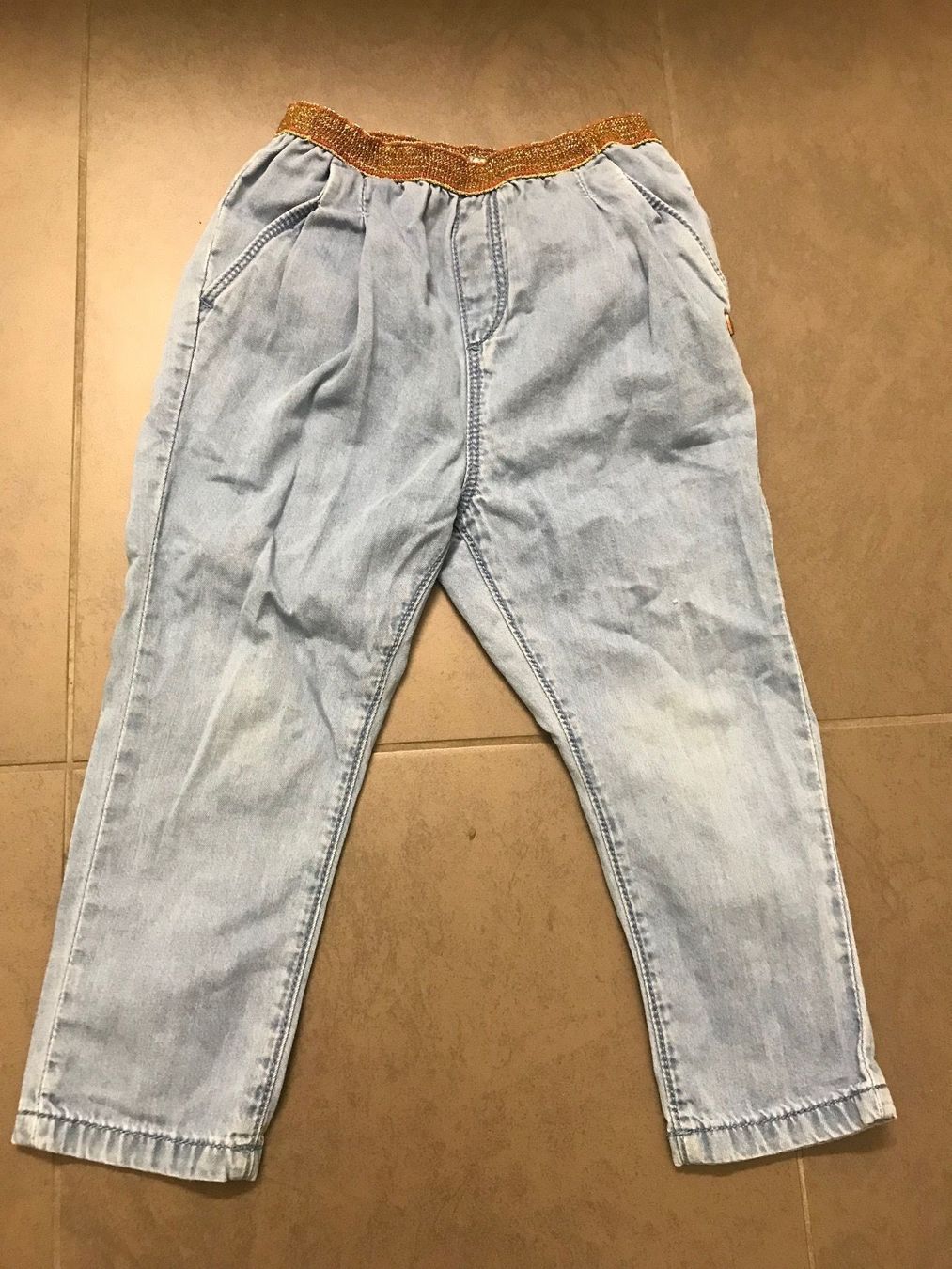 Zara Pantaloni: Zara leichte/dünne Hose 92 – Usato da Zürich venduto da Gabi_78