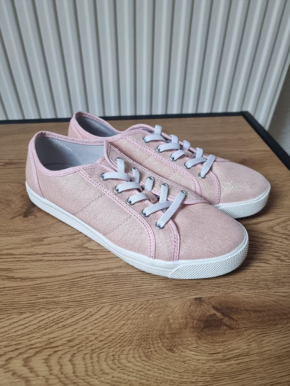 Scarpe da donna: Rosa Stoffschuhe mit Glitzereffekt, Gr. 39 – Usato da Interlaken venduto da NataliiaS 1