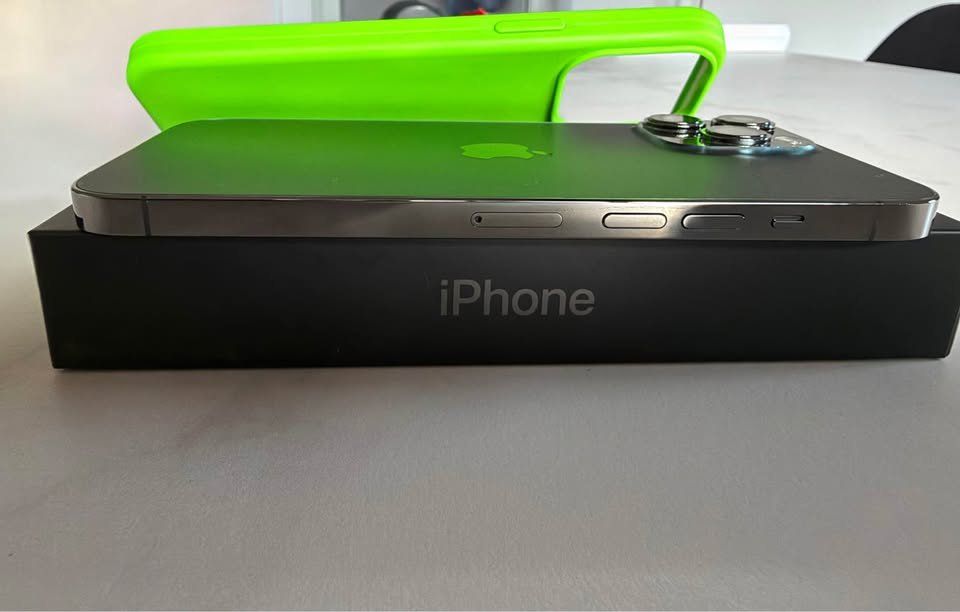 Apple Telefoni cellulari / Smartphones: iPhone 13 Pro Max 128 Go - Parfait état – Usato da Penthalaz venduto da david_1304 3