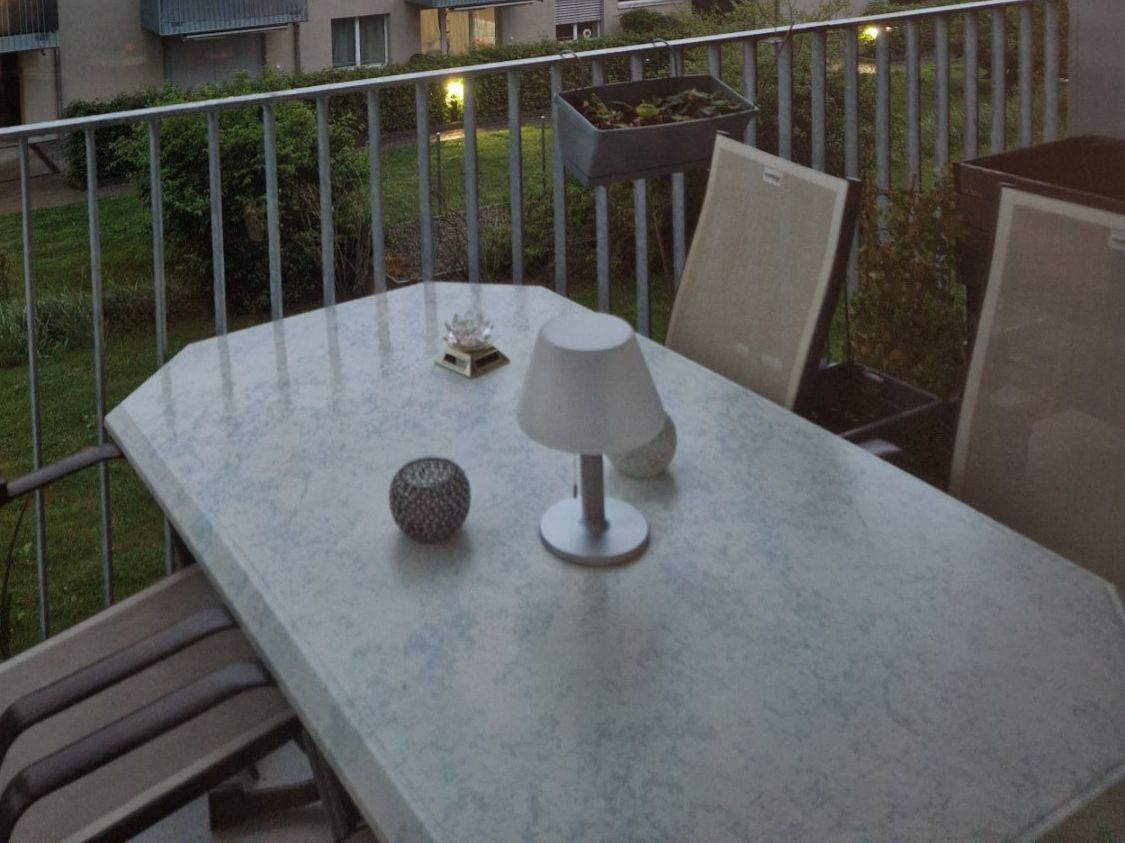 Set di tavolo e panche: Ensemble table de jardin avec 6 chaises – Usato da Ostermundigen venduto da Gaia_5c