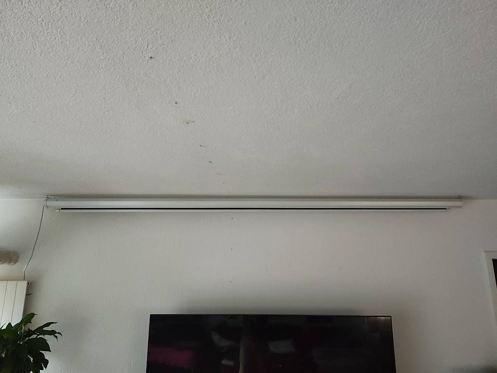 Schermi: Elektrische Leinwand  – Usato da Glarus venduto da Hadowa 1