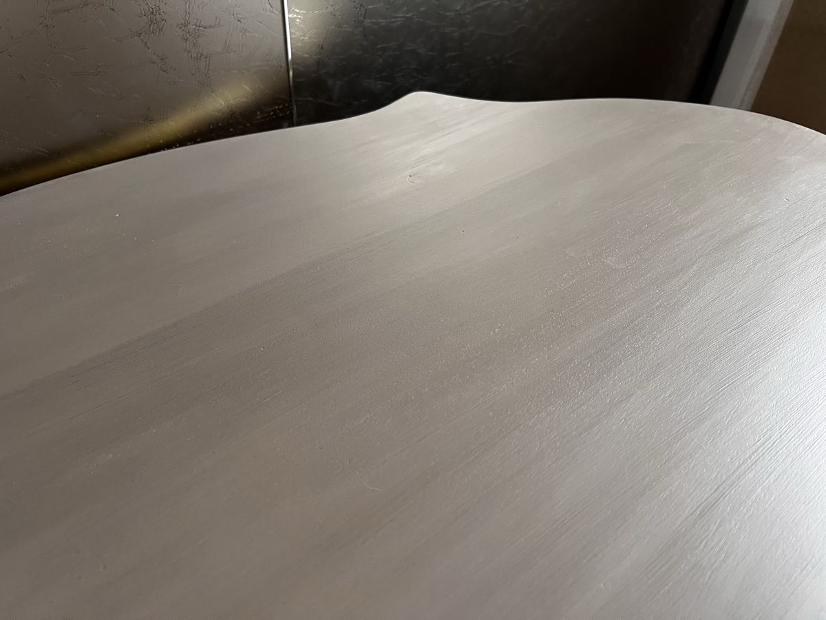 Tische: Antiker Tisch, crem-grau/gold, upcycling – Gebraucht aus Flurlingen von MIPILG 7