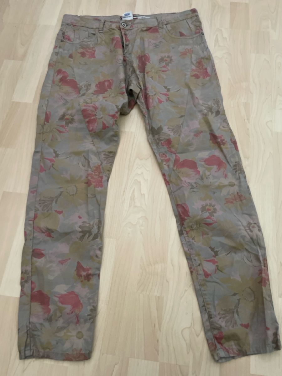 Anouk Hosen: Please Hosen Gr M mit Blumenprint – Gebraucht aus Illnau von cla_jqf8