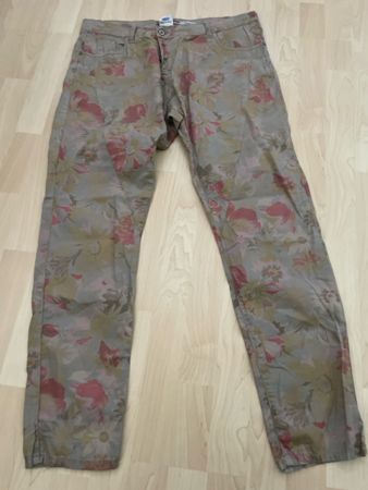 Please Hosen Gr M mit Blumenprint