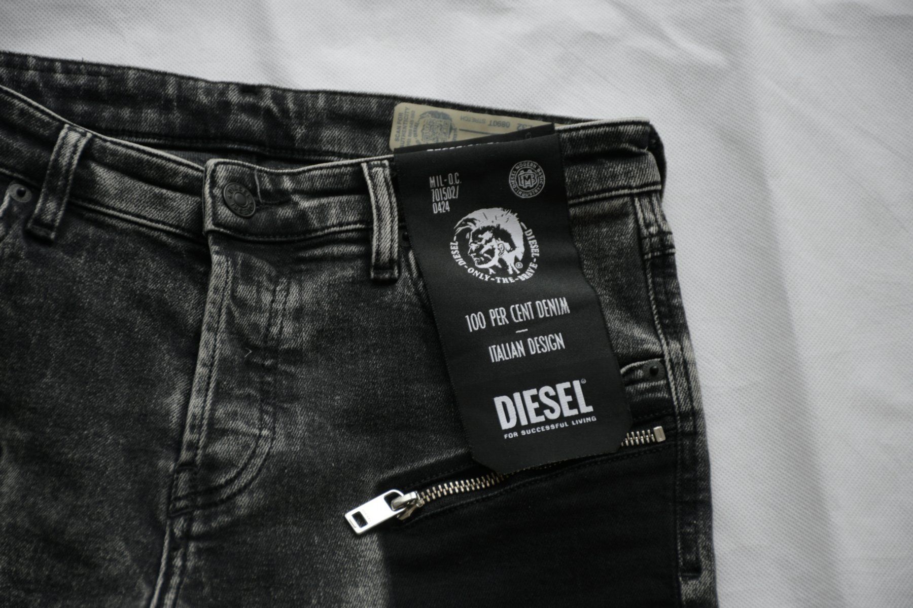 Diesel Jeans: Neu Jeans von Diesel gr. 27 – Nuovo e nell'imballaggio originale da Nuglar venduto da Korsika2 1